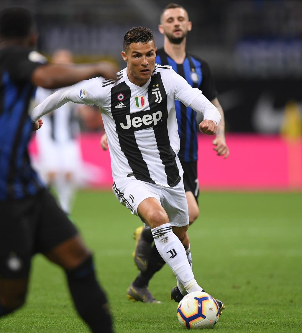 成都蓉城主帅徐正源获三年大合同，球队获亚冠资格，有望争夺双冠，球迷期待新赛季表现。