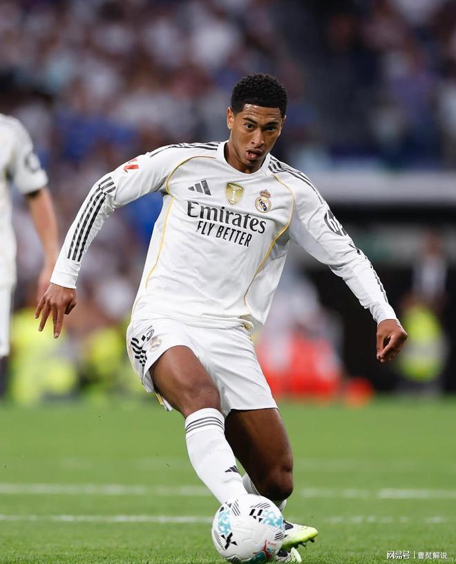 北青：向余望不参加冲超庆祝直奔U22，确认下赛季留在铜梁龙（北青：向余望缺席冲超庆典转赴U22，已确认下赛季继续效力铜梁龙）