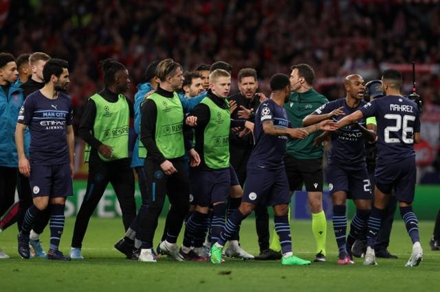 雄鹿因字母哥缺阵惨败，杨瀚森表现不佳，开拓者强势发力，遭遇5连败。（无字母哥雄鹿惨负，杨瀚森手感冰凉；开拓者火力全开，雄鹿陷入五连败）