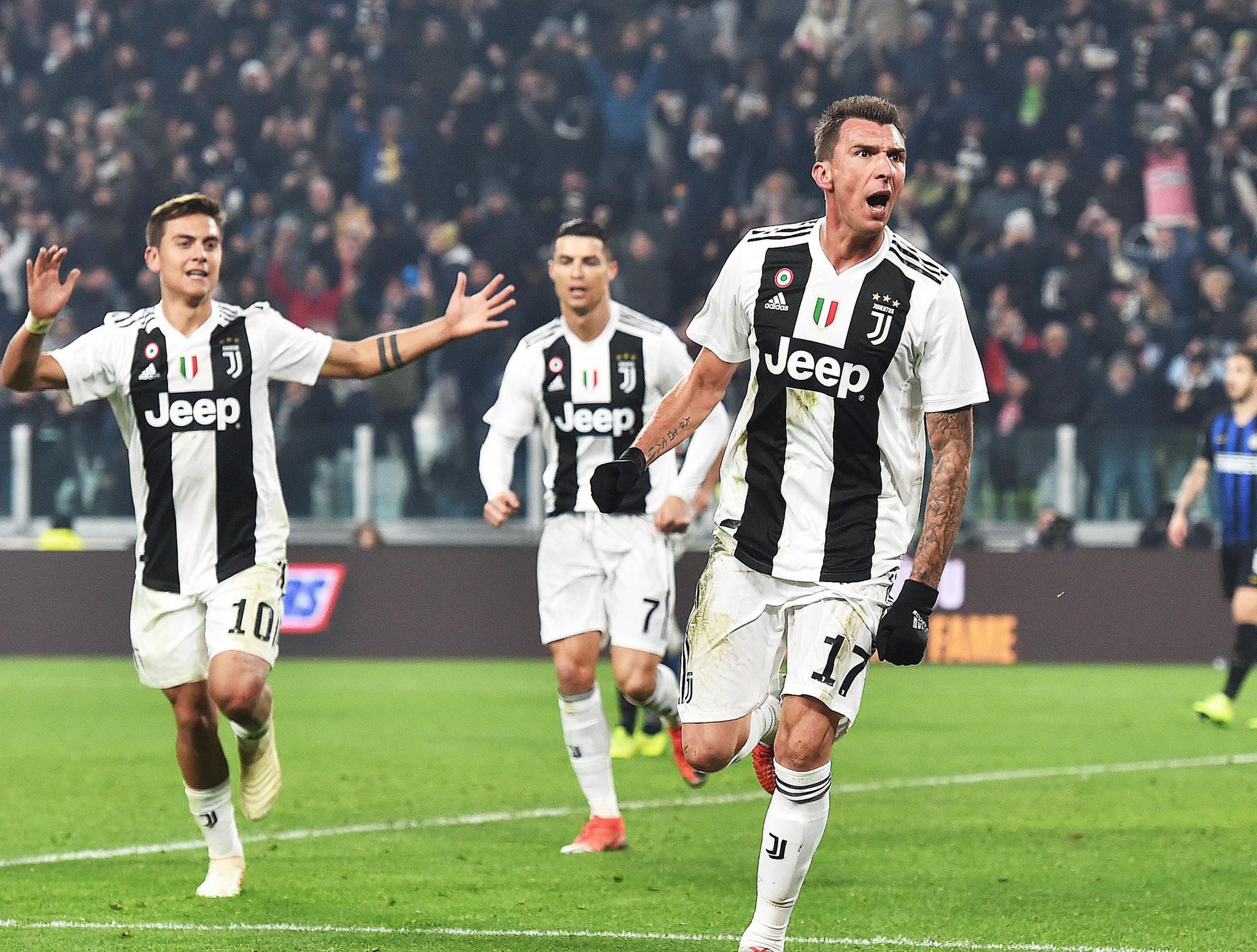 费尔明出席家乡的球迷俱乐部成立仪式，受到热烈欢迎（费尔明回乡参加球迷俱乐部成立仪式，现场反响热烈）