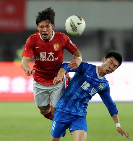 马竞客战埃因霍温：阿尔瓦雷斯搭档瑟洛特，小西蒙尼出战（马竞客场挑战埃因霍温：阿尔瓦雷斯联袂瑟洛特，小西蒙尼登场）