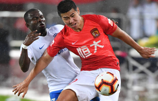 跟队记者：阿莱格里明确要求冬窗买前锋；米兰没考虑齐尔克泽（随队记者称阿莱格里要求冬窗引进前锋，米兰并未考虑齐尔克泽）