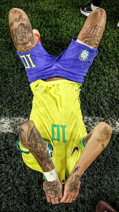 分差上双！桑普森跟进上篮得分并造成犯规 广厦一波8-0（分差破两位数！桑普森跟进上篮打成2+1 广厦掀起8-0高潮）