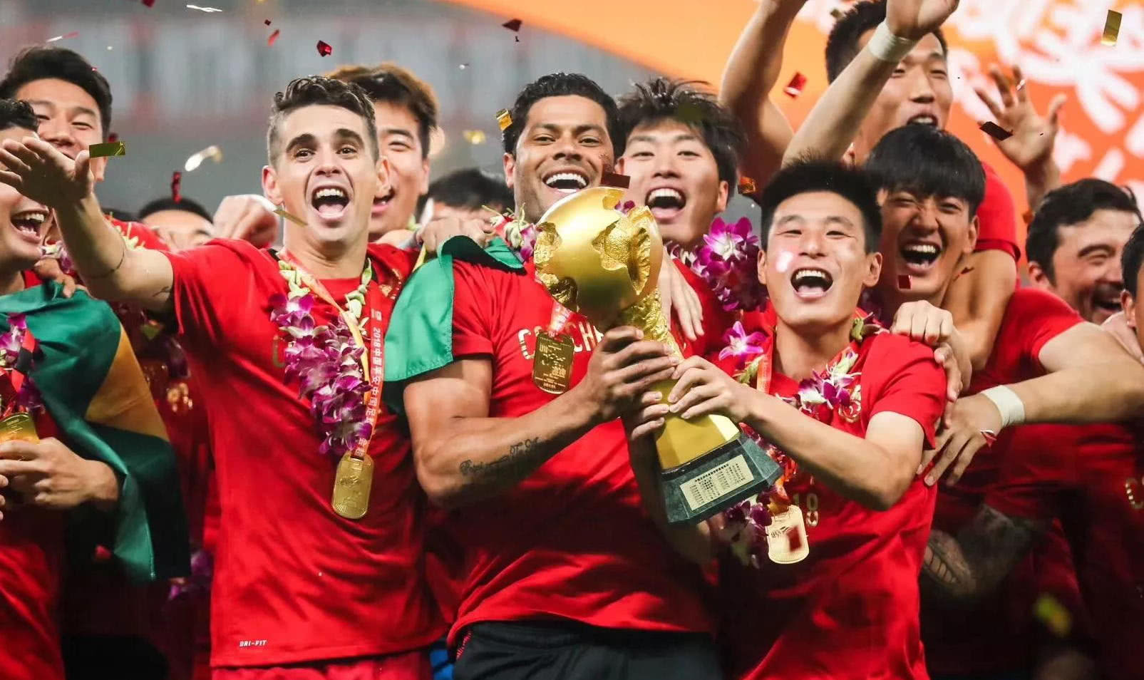 记者：当初是佩普要国足跟越南打对攻，还开小会不让陈洋参加（记者称佩普力主国足与越南对攻，还私下开会未邀陈洋）