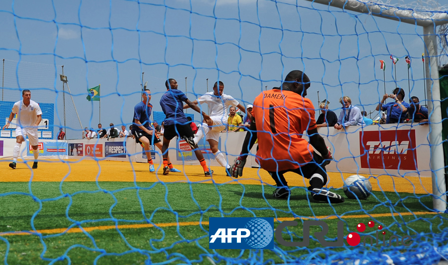 12月13日NBA看点：库里复出战群狼，老鹰、活塞强强对话（12月13日NBA前瞻：库里归来迎战森林狼，老鹰与活塞上演焦点之战）