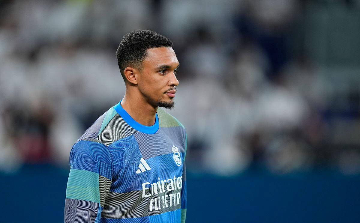 留住中场核心！曝利物浦接近与赫拉芬贝赫续下长约（利物浦接近与赫拉芬贝赫续签长约，中场引擎留队在望）